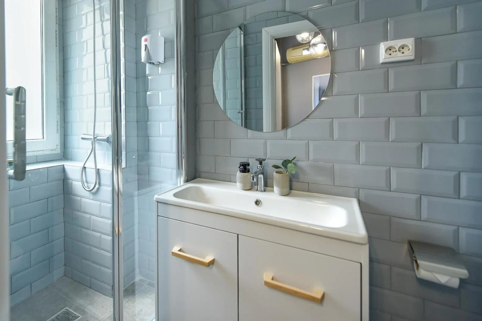 Apartment City Center Getaway - Cozy Accommodation For Your Perfect Stay Bucharest Romania